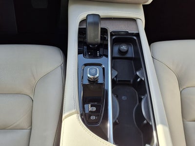 2023 Volvo XC90 B6 Core