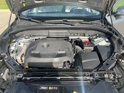 2021 Volvo XC60 T5 Momentum