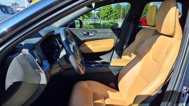 2020 Volvo XC60 T6 Momentum