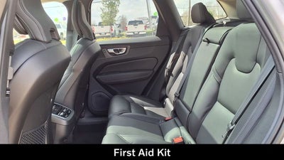 2023 Volvo XC60 B5 Ultimate Bright Theme