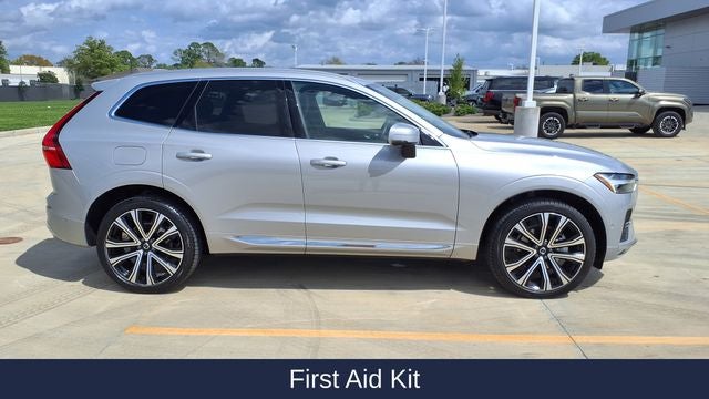 2023 Volvo XC60 B5 Ultimate Bright Theme