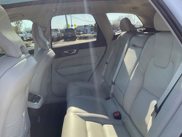 2023 Volvo XC60 B5 Ultimate Bright Theme