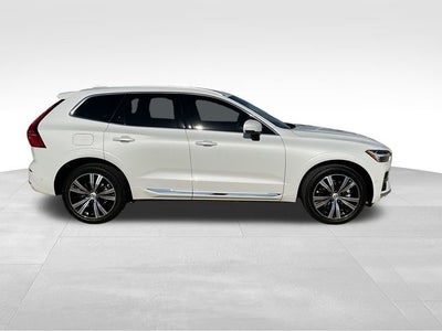 2023 Volvo XC60 B5 Ultimate Bright Theme