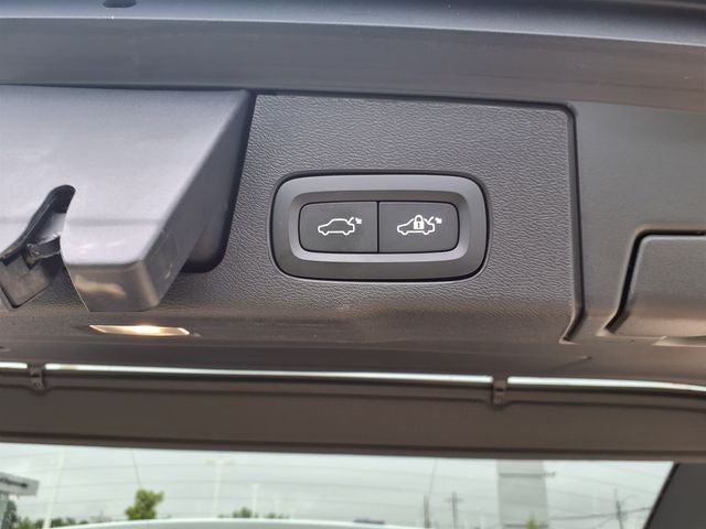2023 Volvo XC60 B5 Ultimate Bright Theme