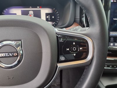 2023 Volvo XC60 B5 Ultimate Bright Theme