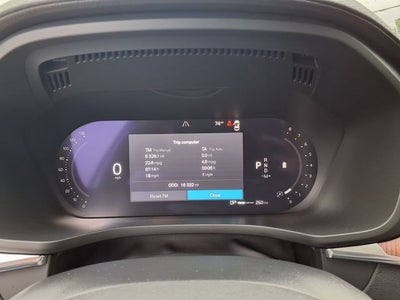 2023 Volvo XC60 B5 Ultimate Bright Theme