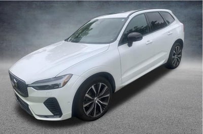 2023 Volvo XC60 B5 Plus Dark Theme