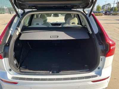 2023 Volvo XC60 B5 Ultimate Bright Theme