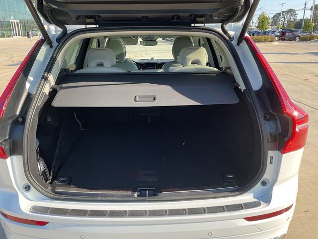 2023 Volvo XC60 B5 Ultimate Bright Theme