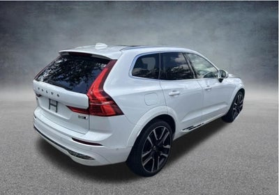 2023 Volvo XC60 B5 Ultimate Bright Theme