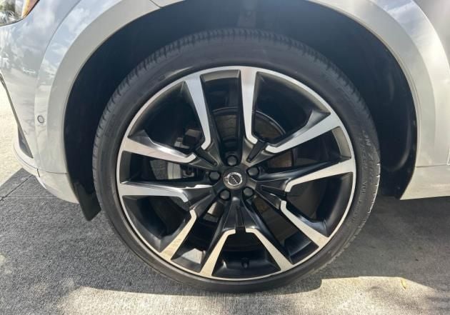 2023 Volvo XC60 B5 Ultimate Bright Theme