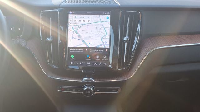 2024 Volvo XC60 B5 Plus Dark Theme