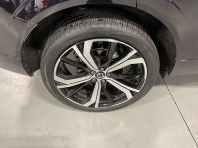 2024 Volvo XC60 B5 Ultimate Dark Theme