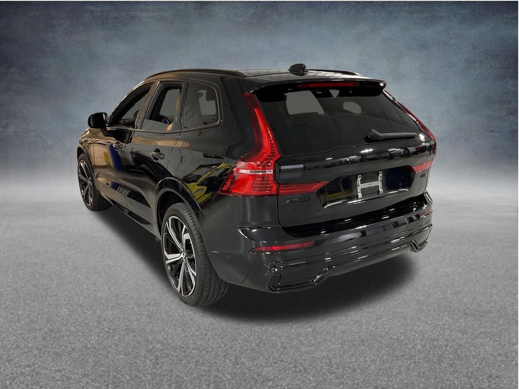2024 Volvo XC60 B5 Ultimate Dark Theme