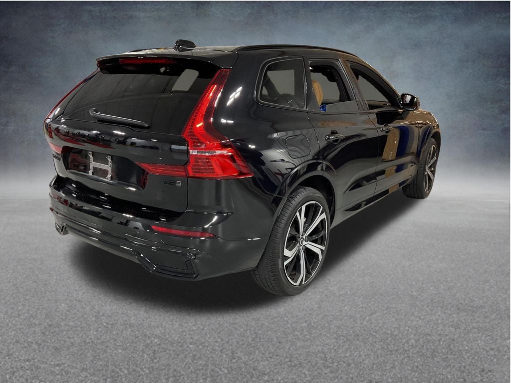 2024 Volvo XC60 B5 Ultimate Dark Theme