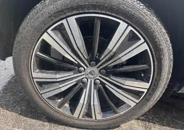 2023 Volvo XC60 B5 Plus Bright Theme