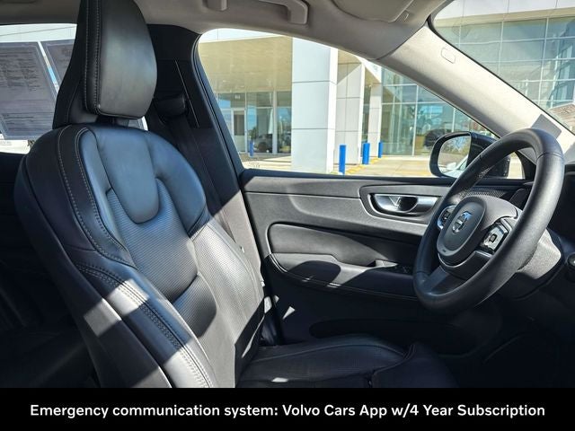 2023 Volvo XC60 B5 Ultimate Dark Theme