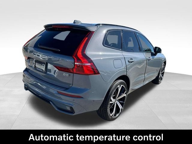 2023 Volvo XC60 B5 Ultimate Dark Theme