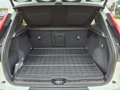 2023 Volvo XC40 B5 Plus Bright Theme