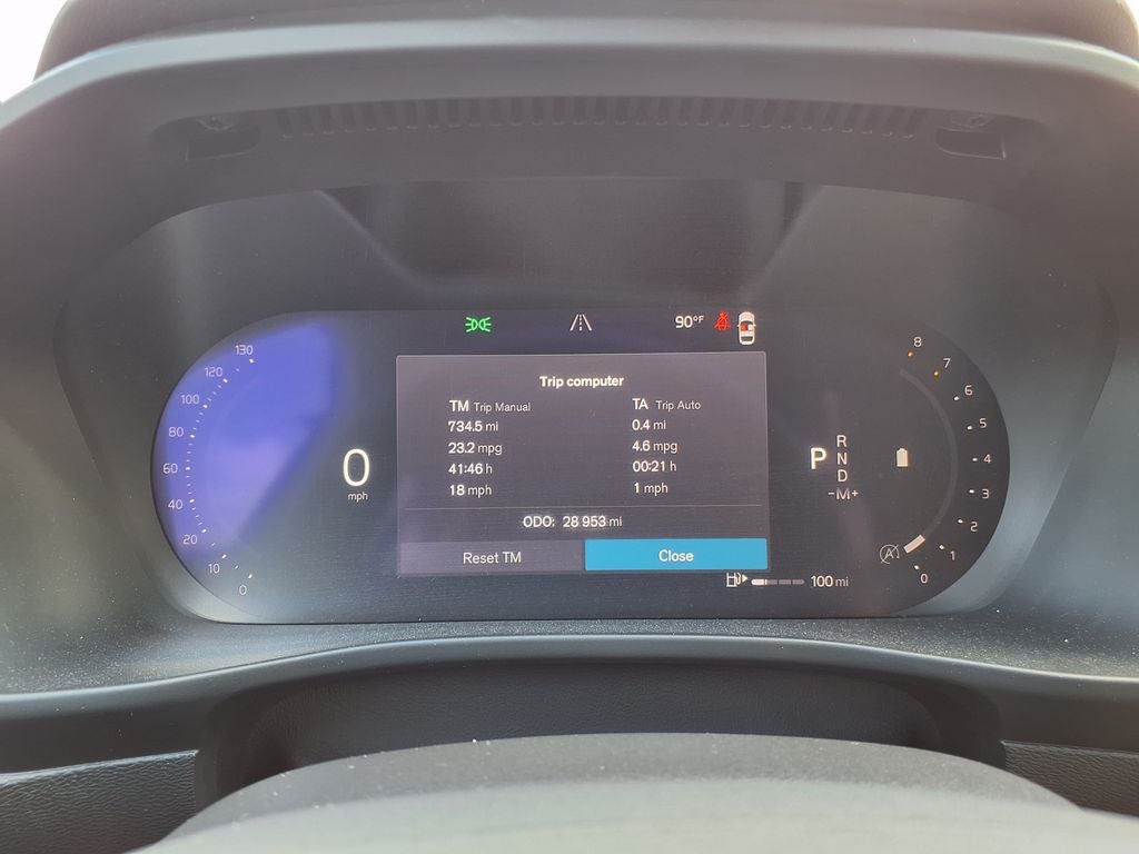 2023 Volvo XC40 B5 Plus Bright Theme