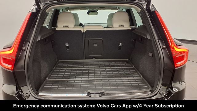 2023 Volvo XC40 B5 Plus Bright Theme