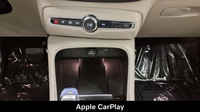 2023 Volvo XC40 B5 Plus Bright Theme