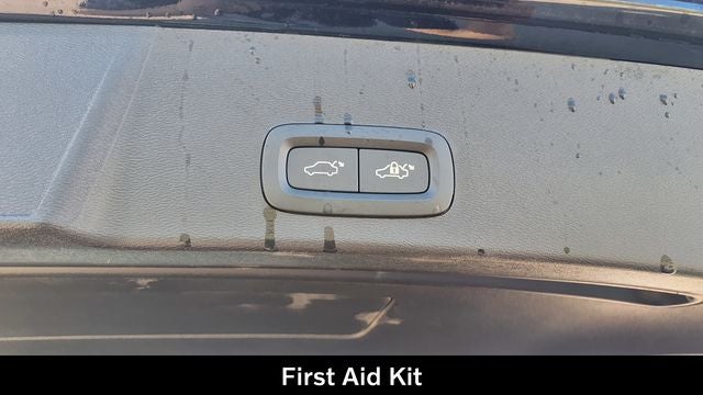 2024 Volvo XC40 B5 Plus Dark Theme