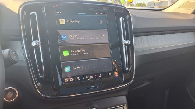 2024 Volvo XC40 B5 Plus Dark Theme