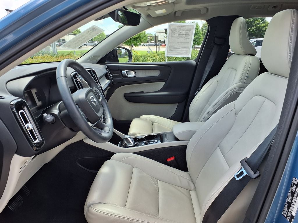 2023 Volvo XC40 Ultimate