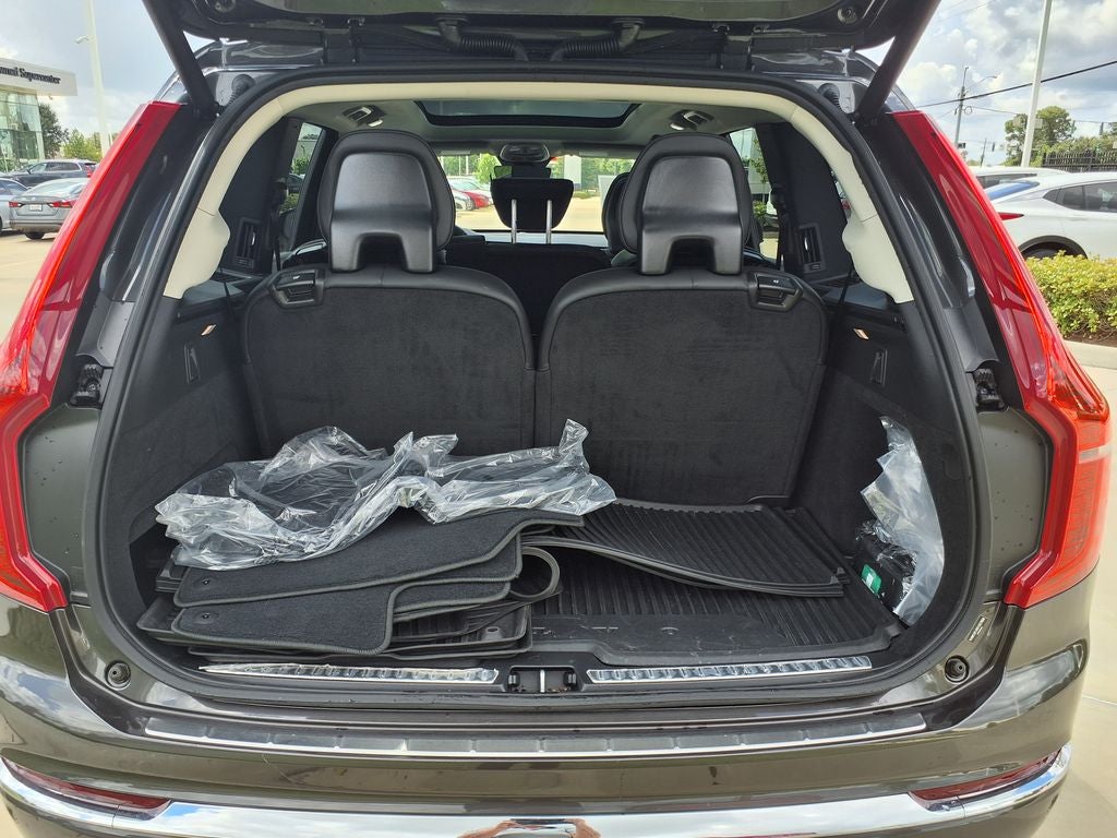 2025 Volvo XC90 B5 Core