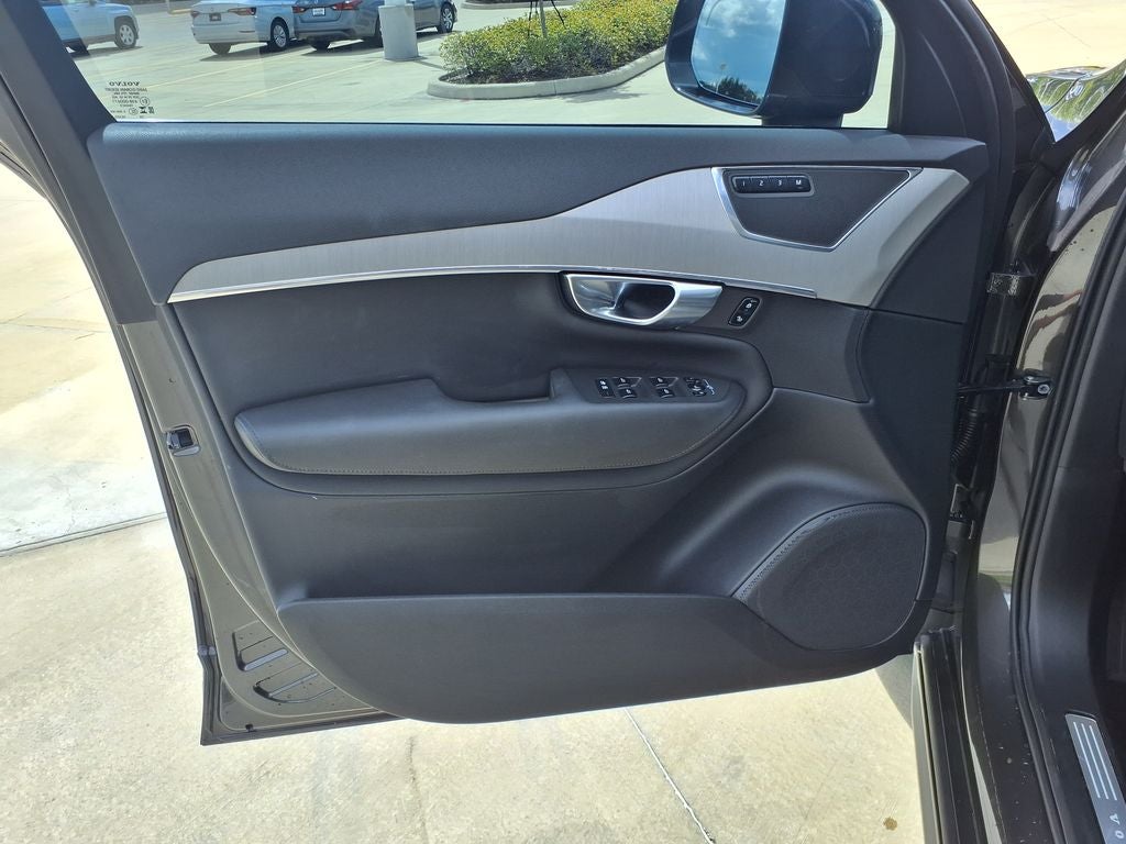 2025 Volvo XC90 B5 Core
