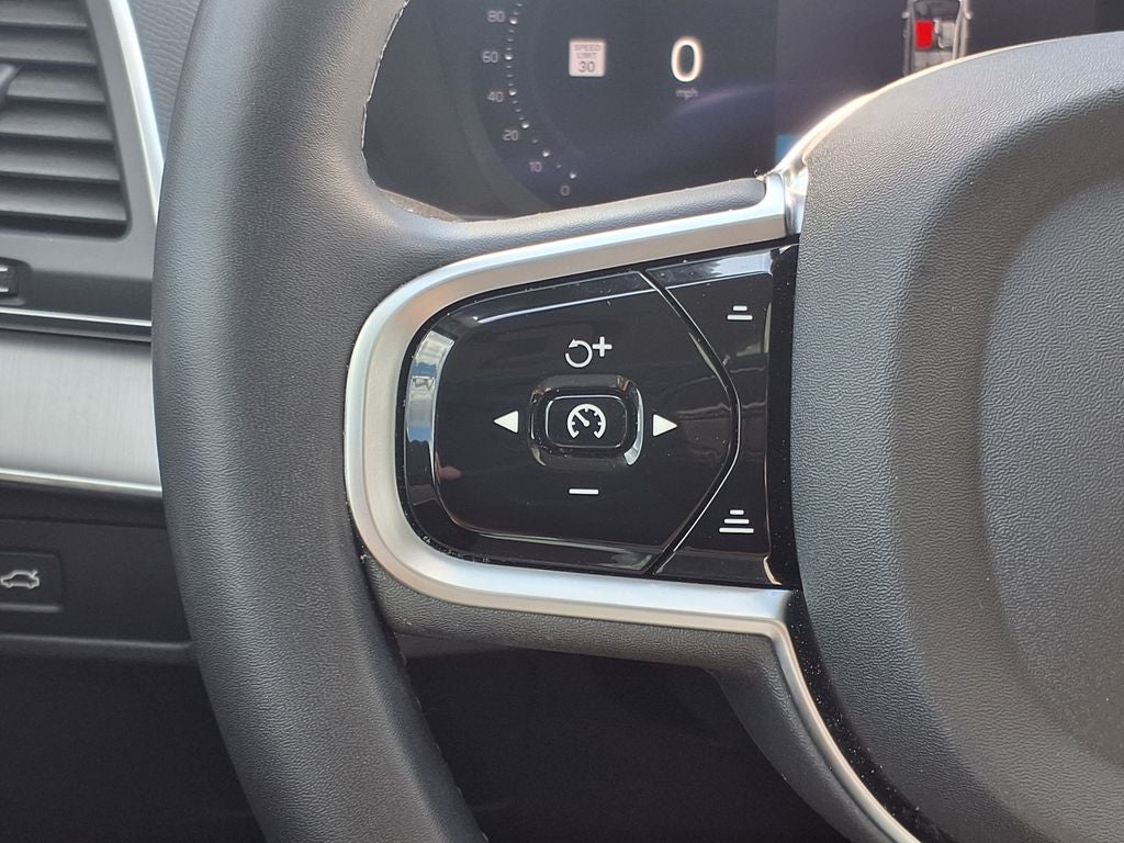 2025 Volvo XC90 B5 Core