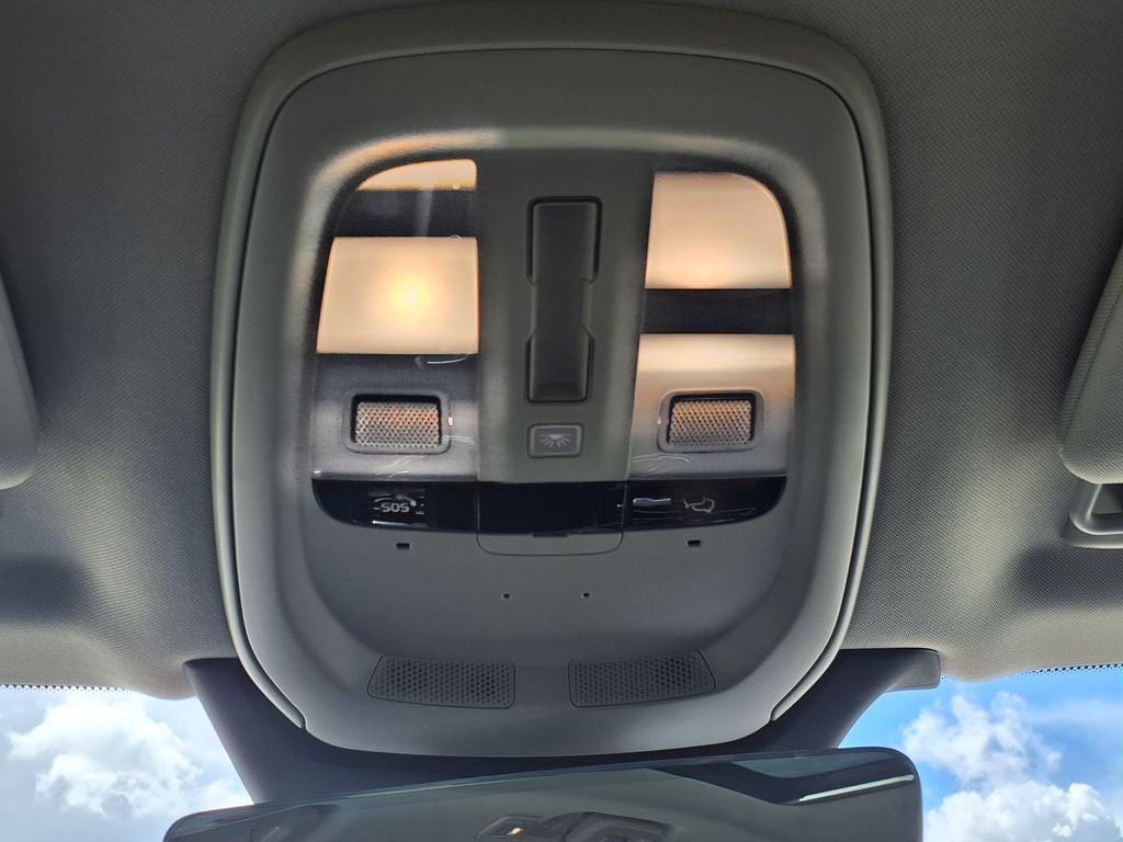2025 Volvo XC90 B5 Core