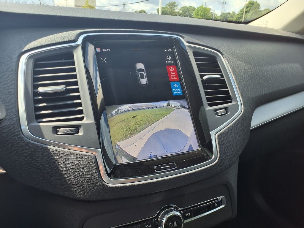 2025 Volvo XC90 B5 Core
