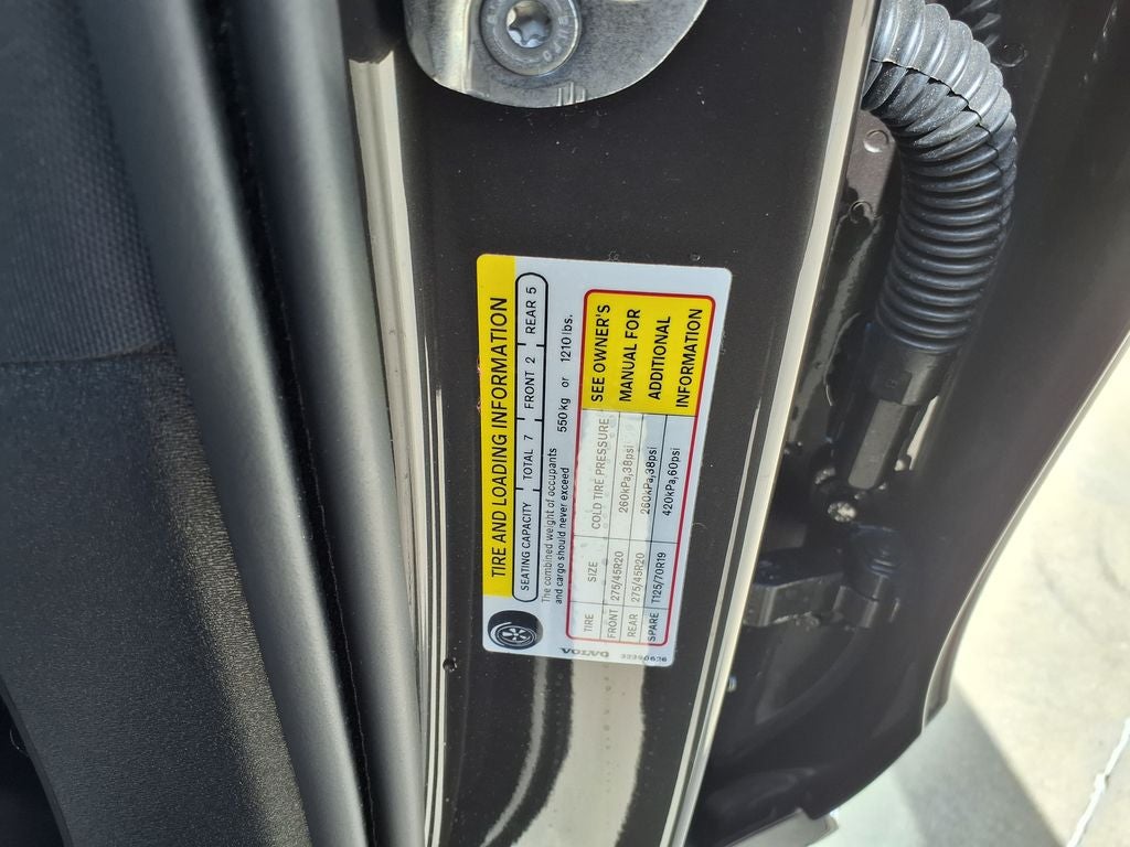 2025 Volvo XC90 B5 Core