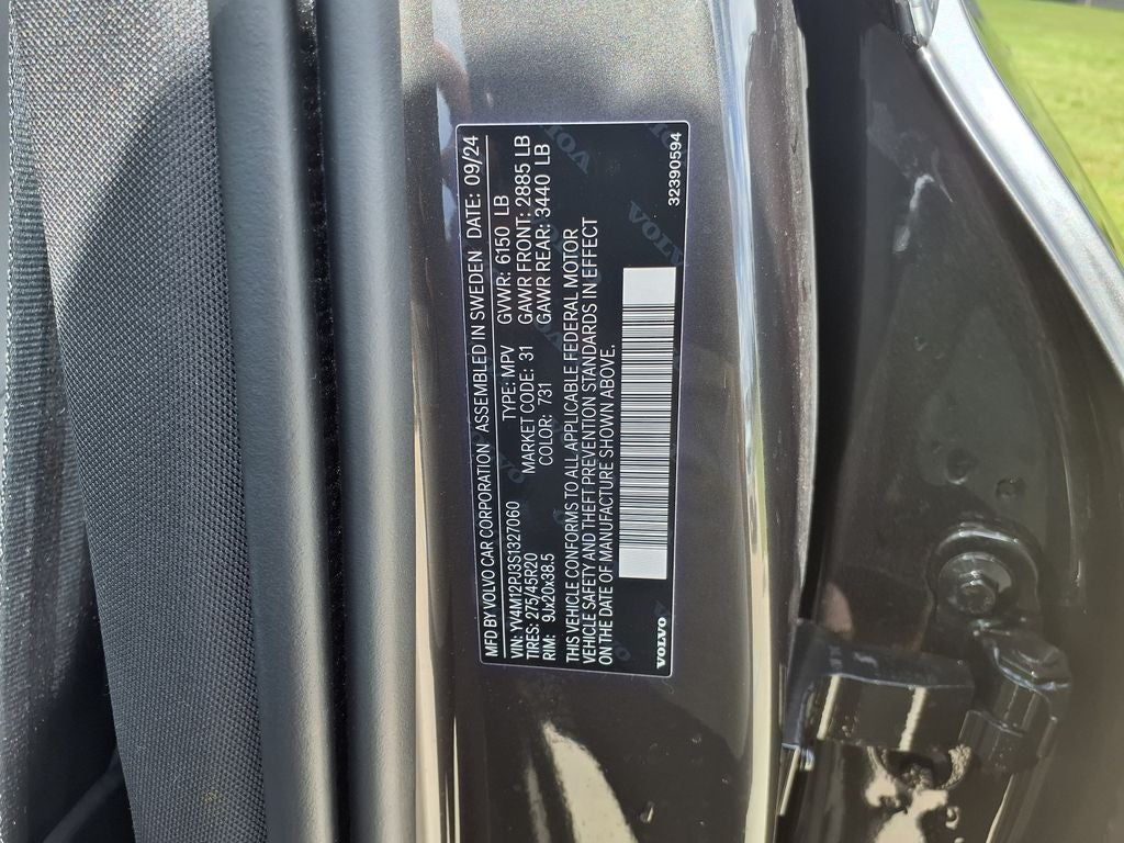 2025 Volvo XC90 B5 Core