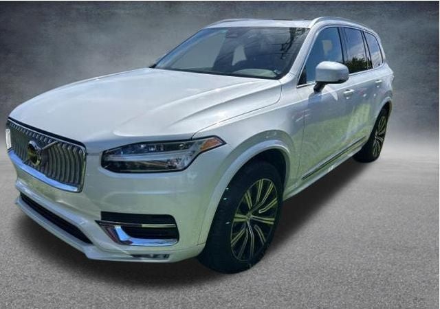2025 Volvo XC90 B5 Core