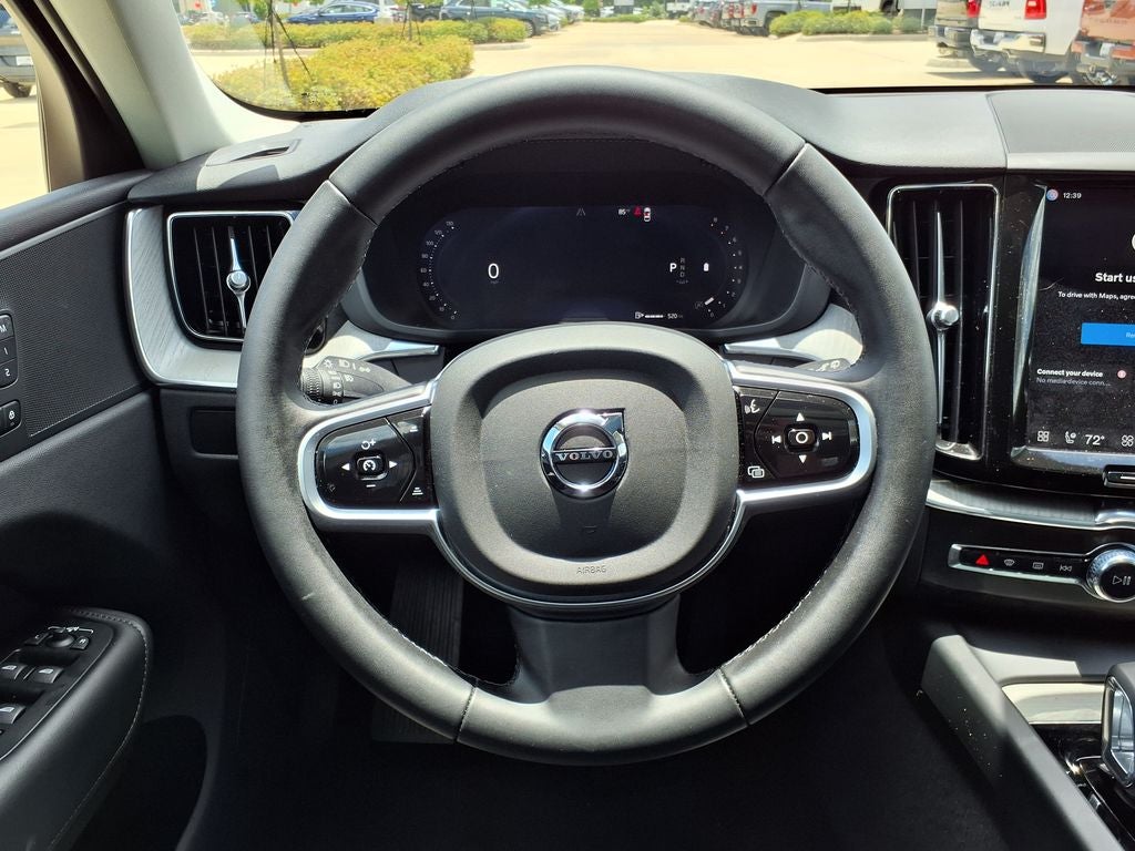 2025 Volvo XC60 B5 Plus