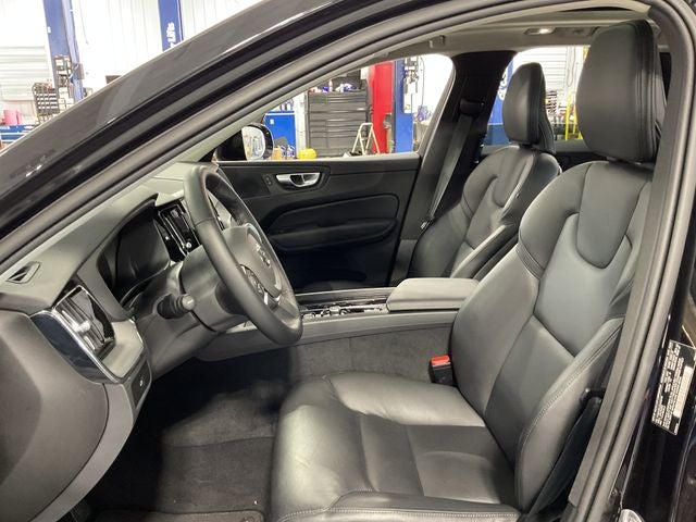 2025 Volvo XC60 B5 Core