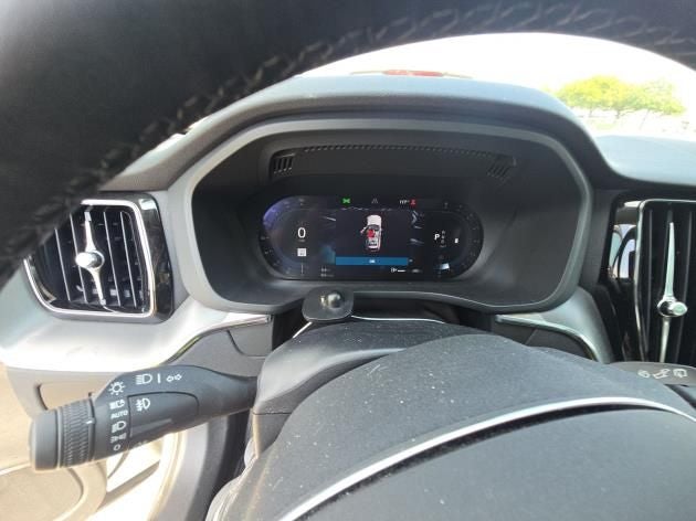 2025 Volvo XC60 B5 Core