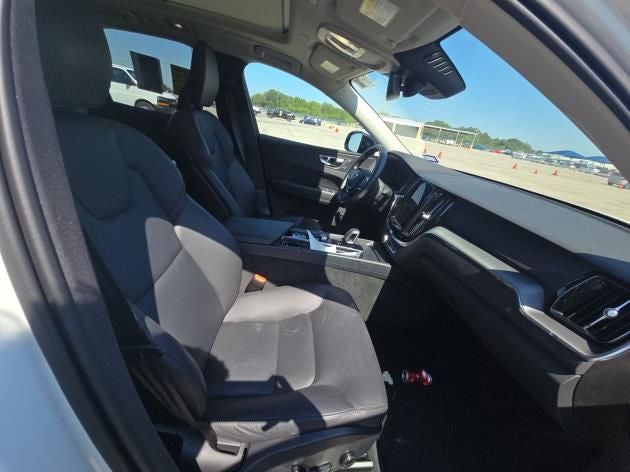 2025 Volvo XC60 B5 Core