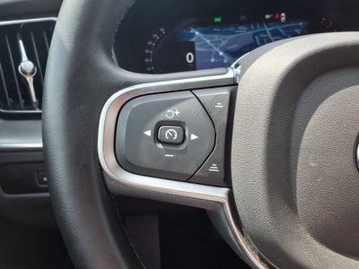 2025 Volvo XC60 B5 Core
