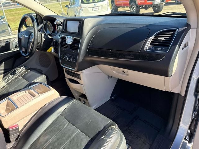 2012 Chrysler Town & Country Touring-L