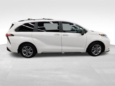 2023 Toyota Sienna XSE 7 Passenger
