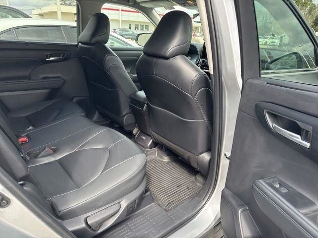 2025 Toyota Highlander XLE