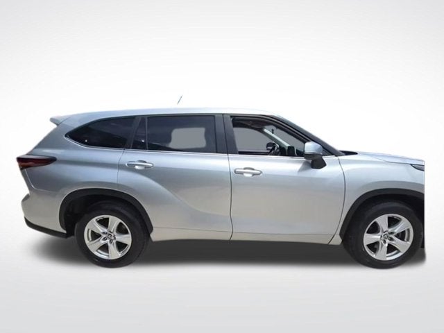 2025 Toyota Highlander LE