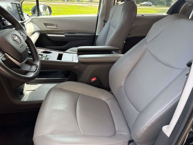 2024 Toyota Sienna XLE 8 Passenger