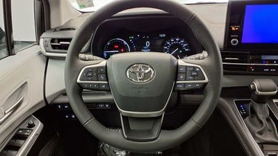 2025 Toyota Sienna XLE 8 Passenger