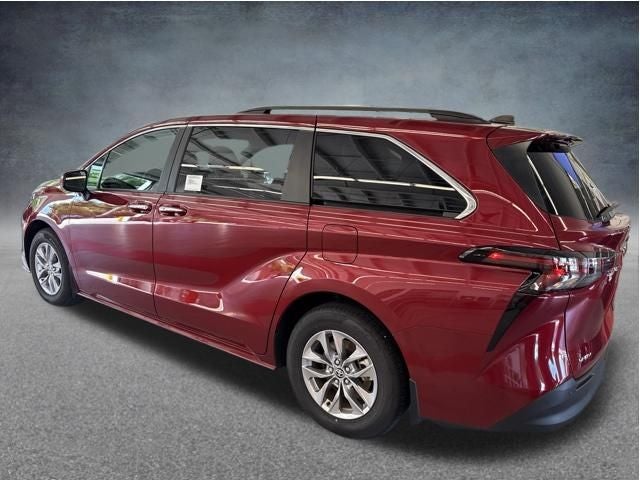 2026 Toyota Sienna XLE 8 Passenger