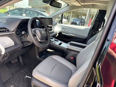 2026 Toyota Sienna XLE 8 Passenger